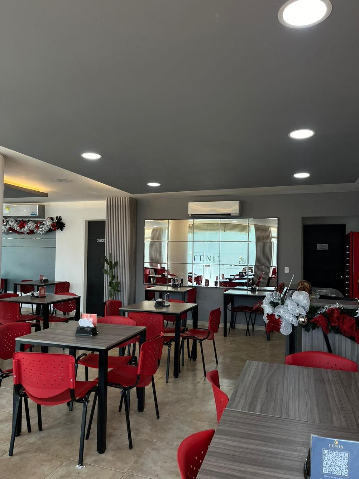 Hotel Fenix Кукута Экстерьер фото